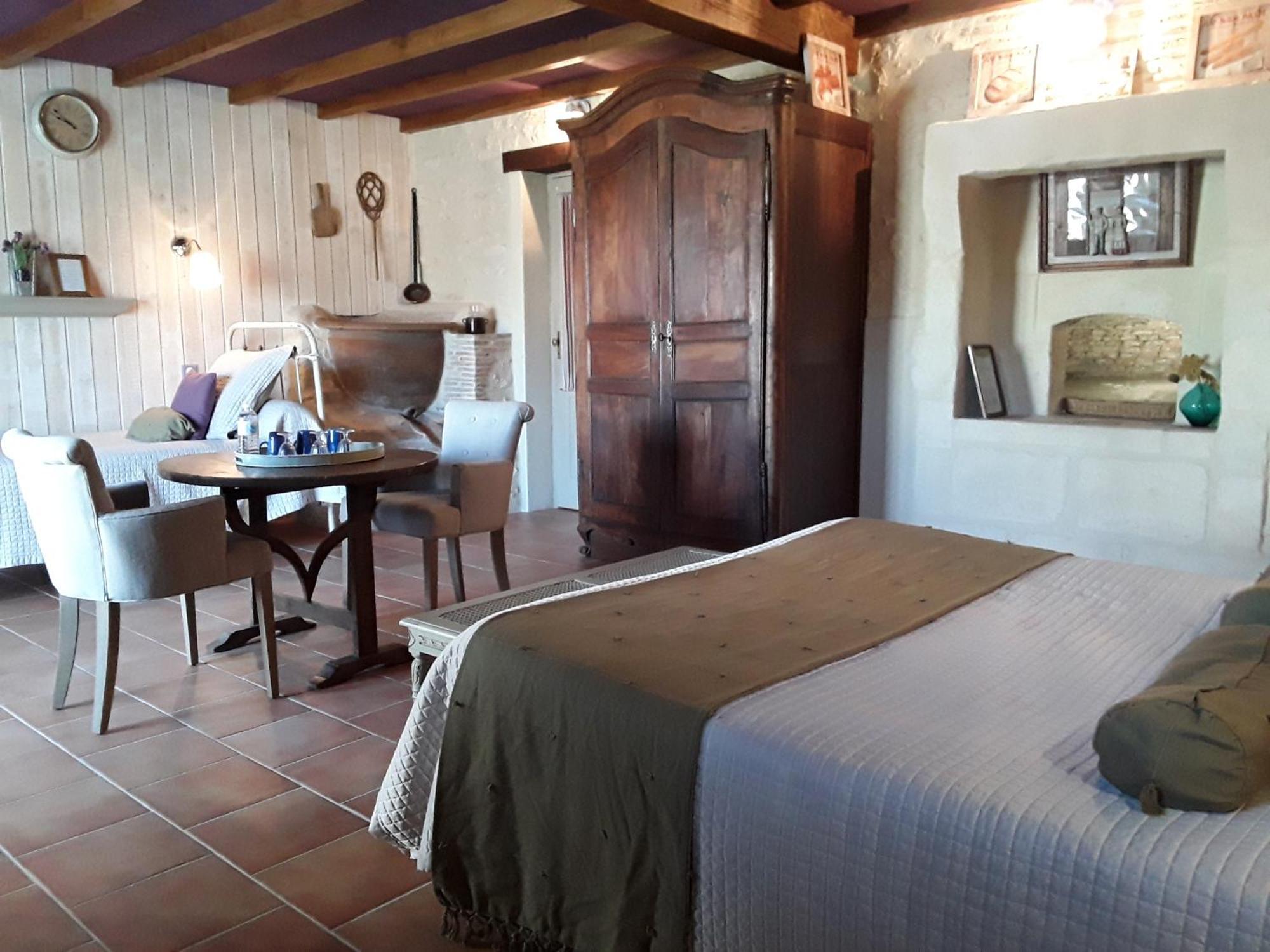 Bed and Breakfast Domaine Les Galards Le Garde Exterior foto