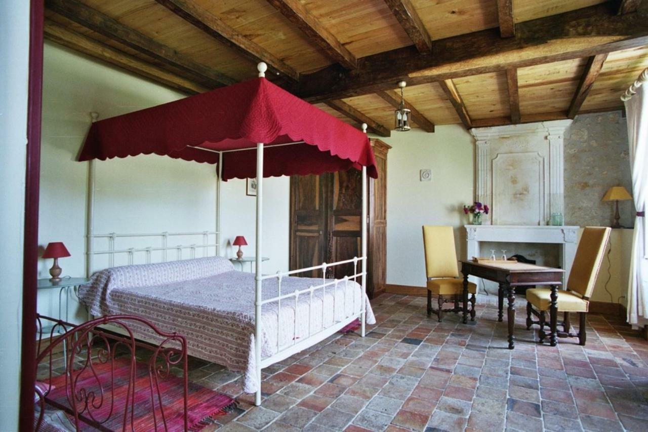 Bed and Breakfast Domaine Les Galards Le Garde Exterior foto