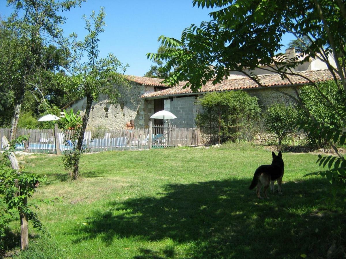 Bed and Breakfast Domaine Les Galards Le Garde Exterior foto